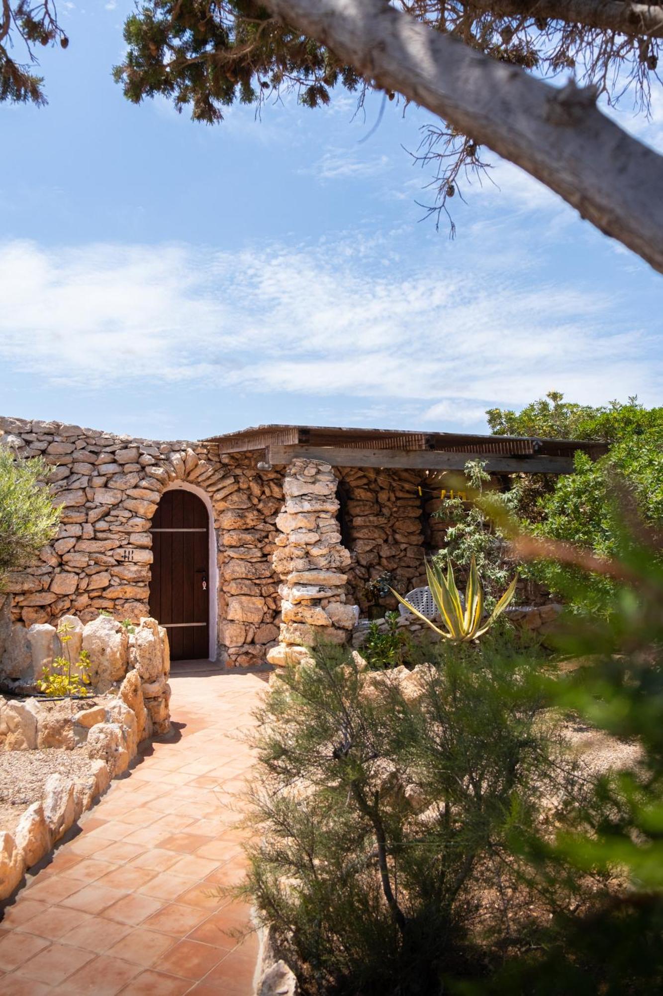فندق I Dammusi Di Borgo Cala Creta لامبيدوزا المظهر الخارجي الصورة